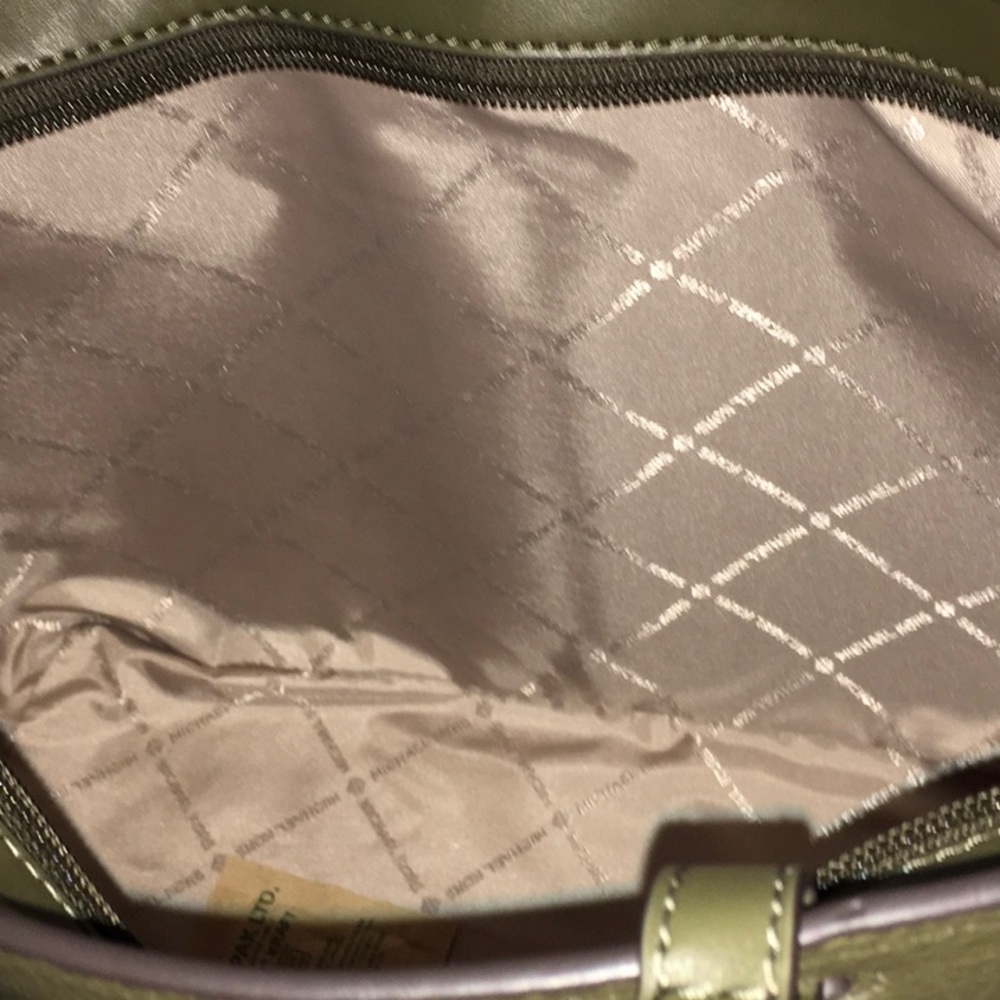 Michael Kors Dark Olive Jet Set Medium Pocket Tote Bag - Picture 4 of 6